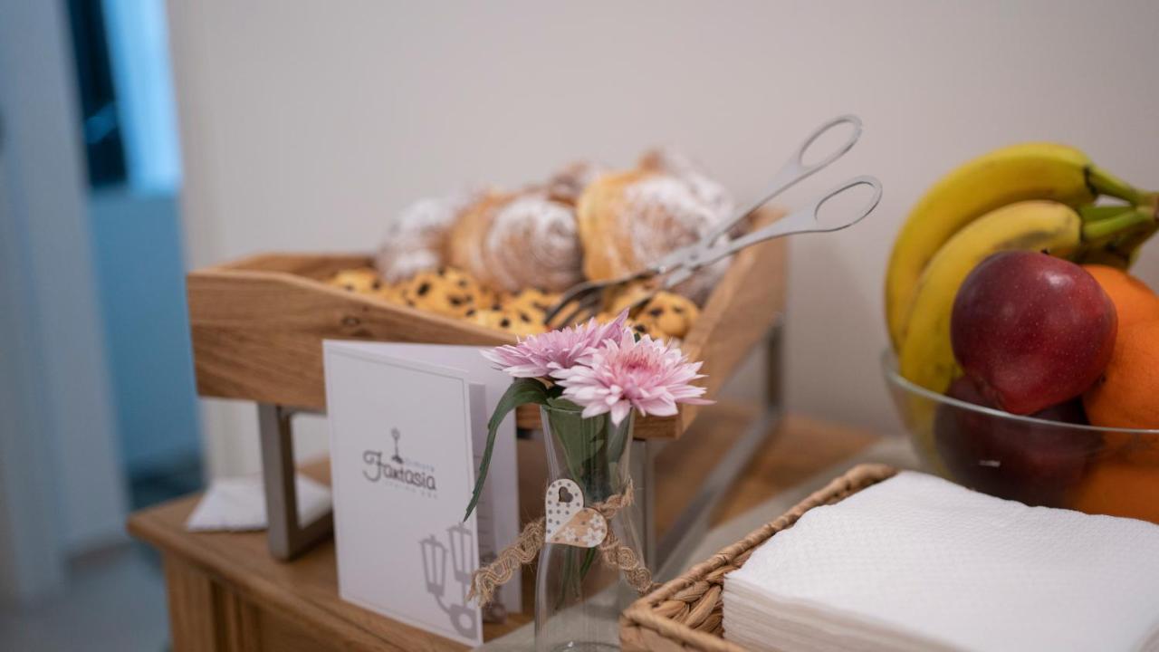 Dimora Fantasia Charme B&B Bari Luaran gambar