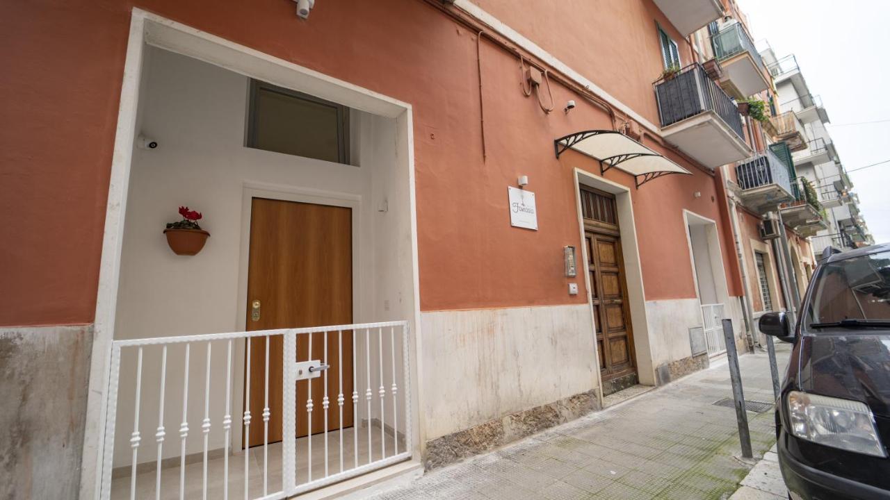 Dimora Fantasia Charme B&B Bari Luaran gambar
