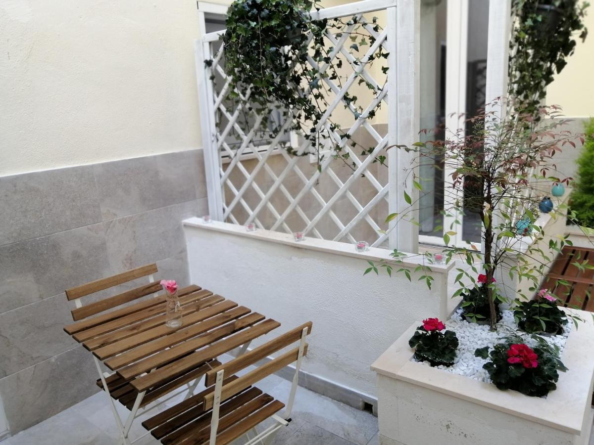 Dimora Fantasia Charme B&B Bari Luaran gambar