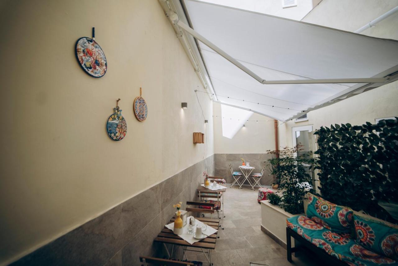Dimora Fantasia Charme B&B Bari Luaran gambar